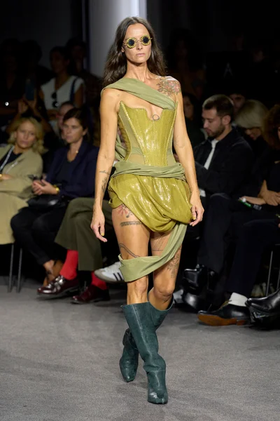 Look 35